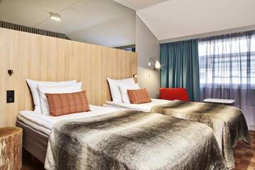 Фото номера Двухместный номер с 2 отдельными кроватями Отель Original Sokos Hotel Vaakuna Rovaniemi г. Рованиеми 8